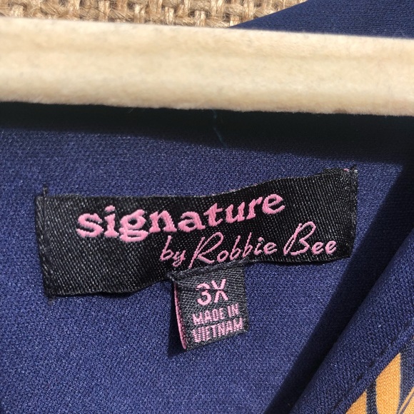 Retro Print Bell Sleeve Dress - Signature by Robbie Bee - Picture 3 of 6